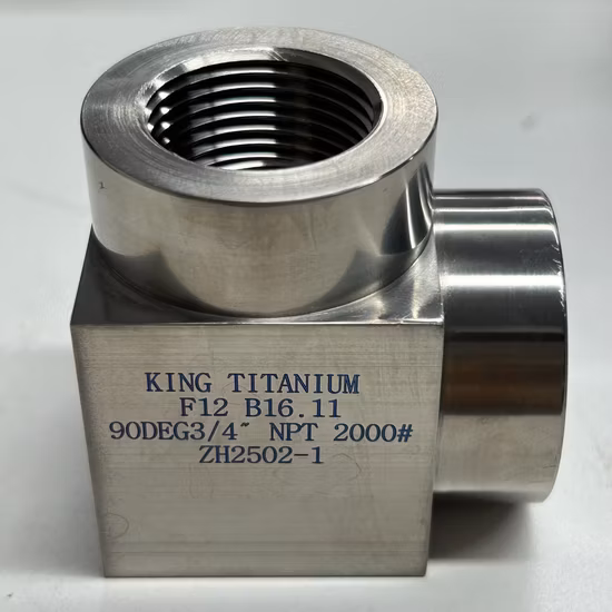 Codo de titanio Gr12